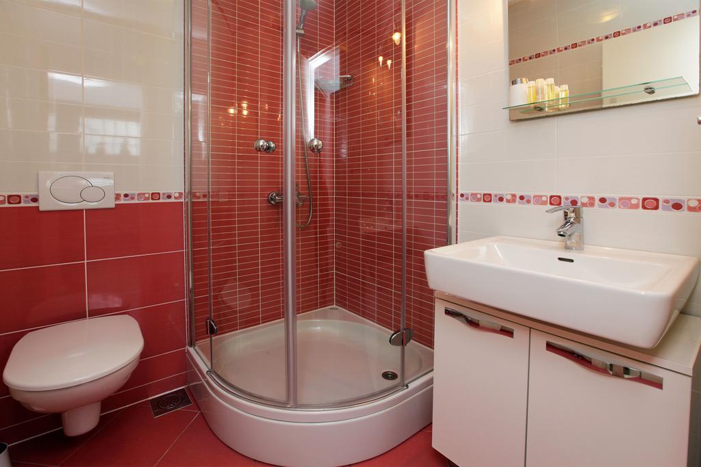 Apartments Diana - New Heated Pool Bol Buitenkant foto