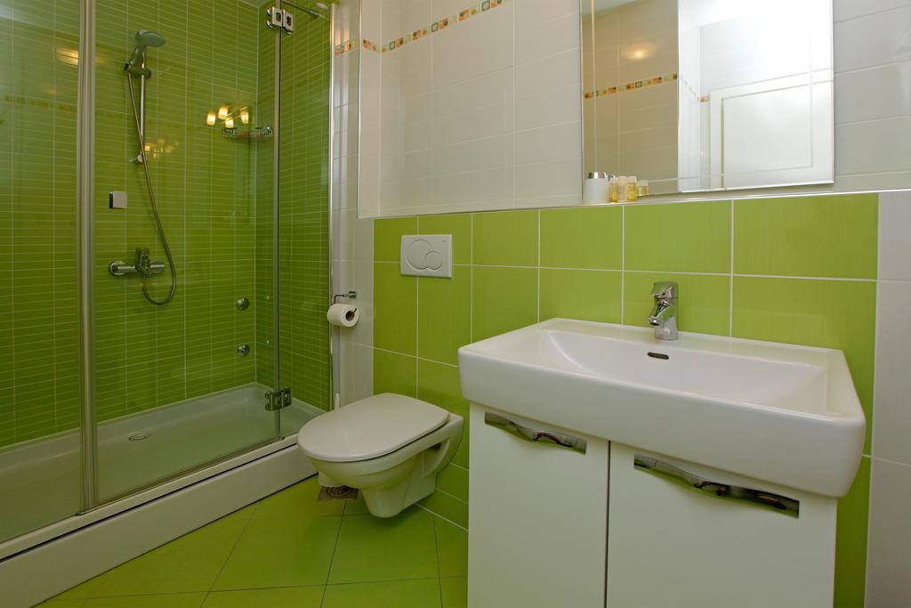 Apartments Diana - New Heated Pool Bol Buitenkant foto