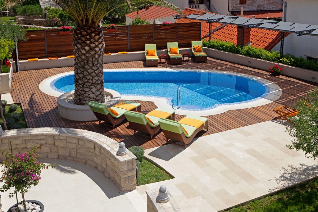 Apartments Diana - New Heated Pool Bol Buitenkant foto