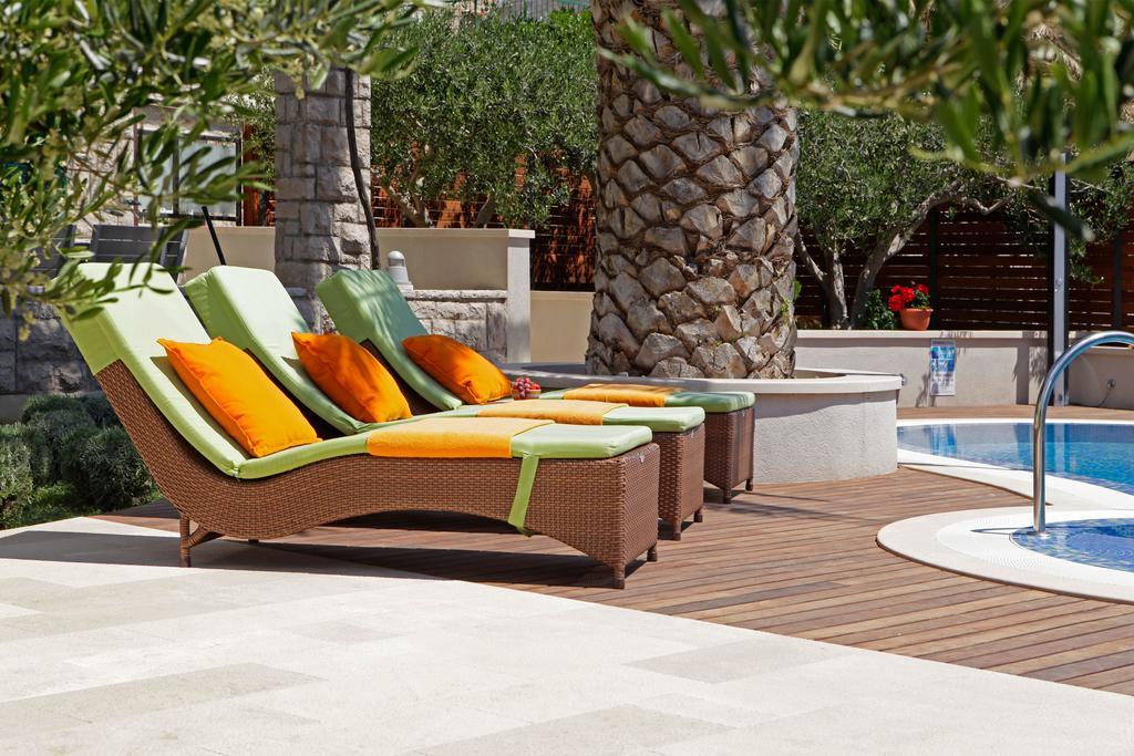 Apartments Diana - New Heated Pool Bol Buitenkant foto