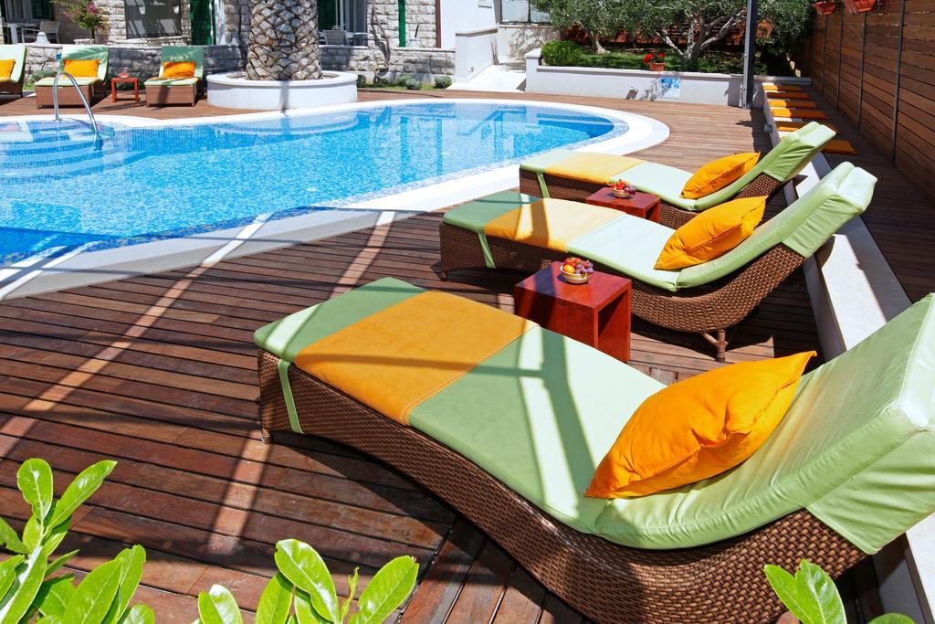 Apartments Diana - New Heated Pool Bol Buitenkant foto